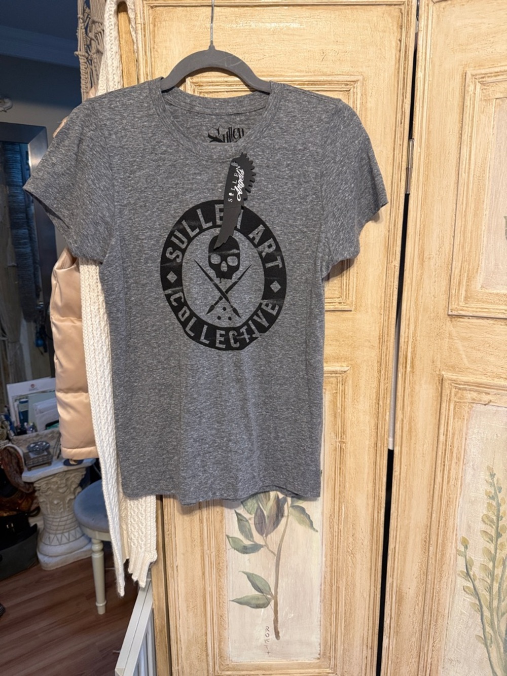 Sullen Art Collective Women's Gray Short Sleeve Tee